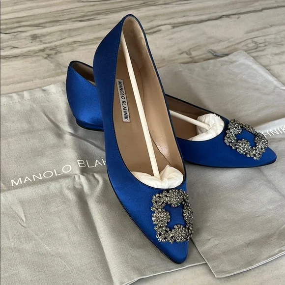 Final Price- No Offers! Manolo Blahnik Blue Satin Hangisiflat - Picture 1 of 11